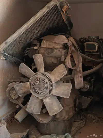 ماكينة مازدا موديل 1977 سبورت شبك عادم أبواب وكبوت 1