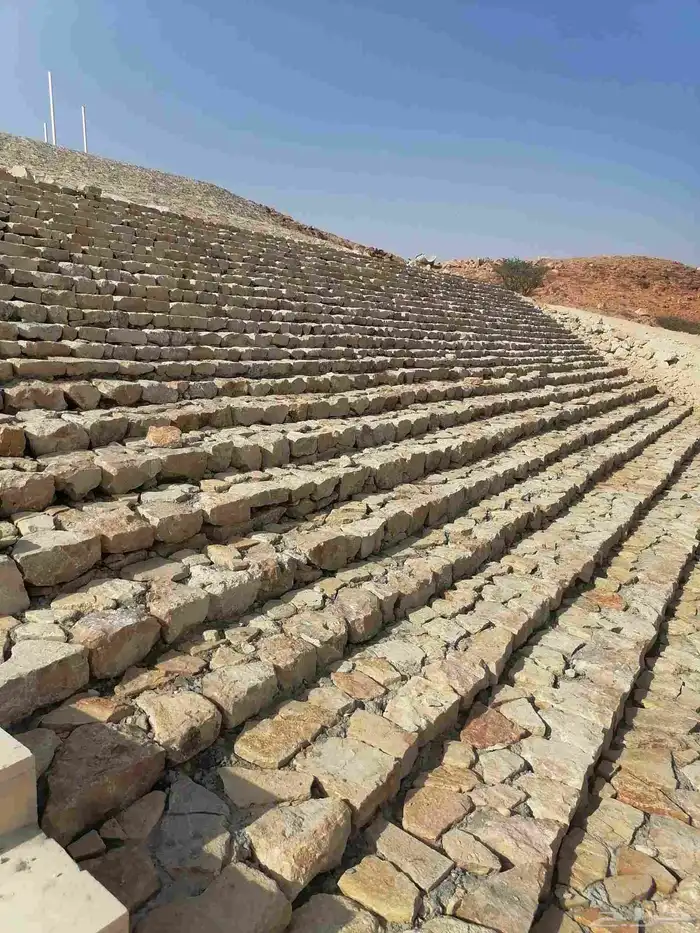 مقاول حجر اصفر وتركيب النوع الشبوك وتركيب مجالس حجر الرياض 6