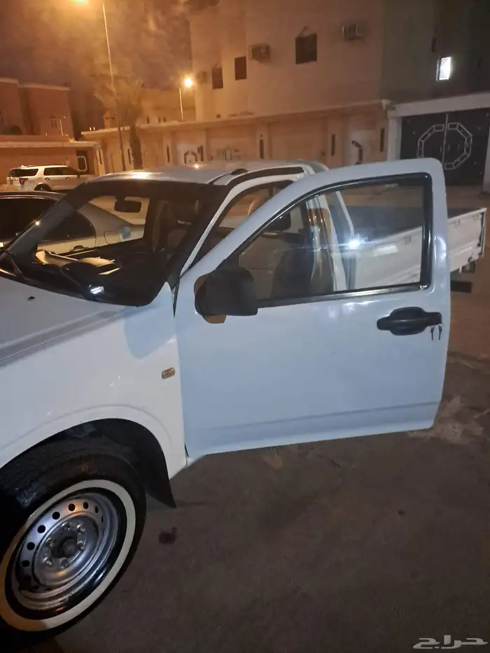 وانيت جوانب إيسوزو 2013السياره للبيع ما تحتاج اي مصاريف نهائ 0