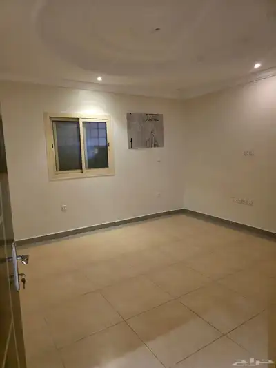 شقه 6 غرف مجدده للايجار حي المنار 3