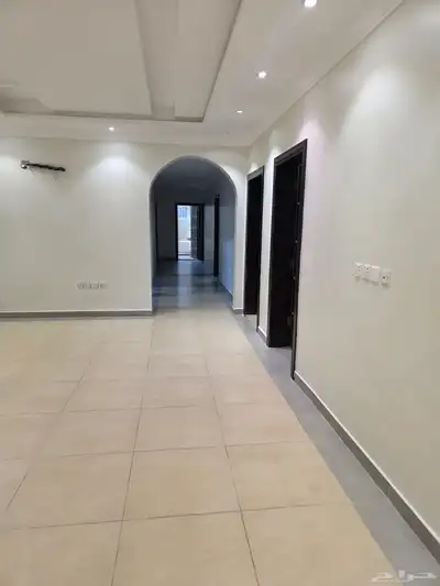 شقه 6 غرف مجدده للايجار حي المنار 1