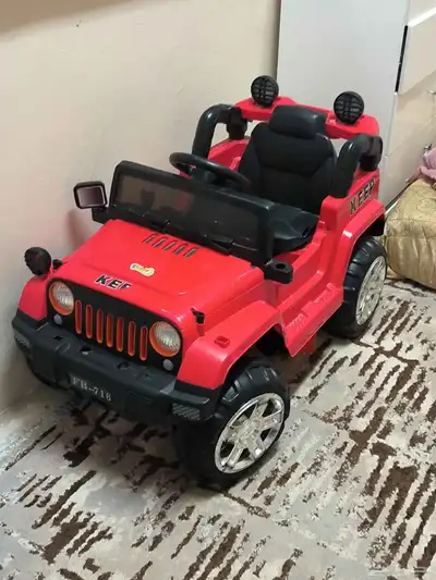سياره اطفال معها شاحن وريموت شبه جديد 0