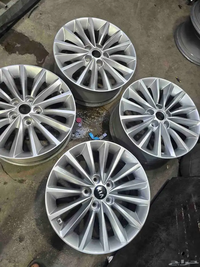 السلام عليكم يوجد لدينا جنوط كياء كزنزاا استاندر 2020مقاس 17 0