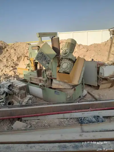 صندوق قلاب صطحه سحاب موديل 20019 نضيفه شبه جديده ومكاين 7