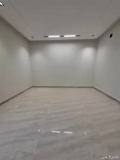 دور للبيع حي بدر الشفا مساحه 300 السعر 650 5