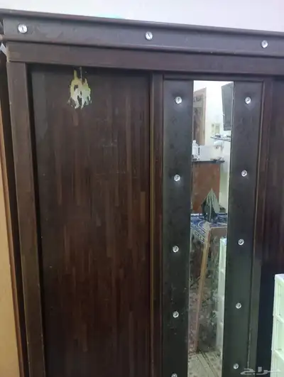 غرفة نوم وغرفة معيشه وسرير اطفال وسرير خشب 3