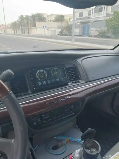 فورد كراند ماركيز2004 18