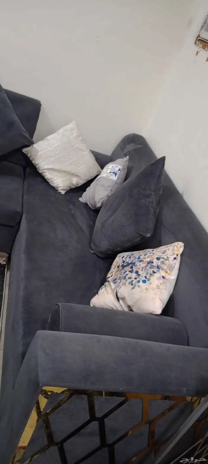طقم كنب مكون من 4 قطع كنب كبيرة و زاوية صغيرة 0