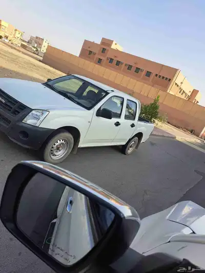 تاجير سيارات أي سوزي بالشهر 1