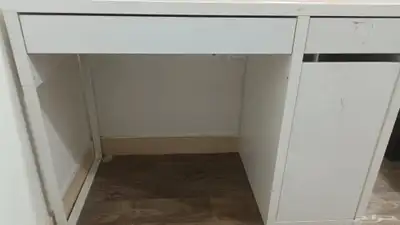 3 مكاتب و كرسين 5