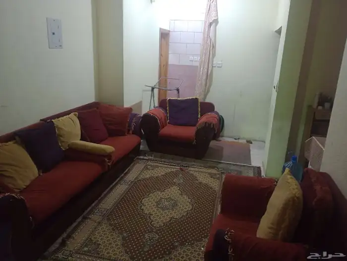 غرفة نوم وغرفة معيشه وسرير اطفال وسرير خشب 6