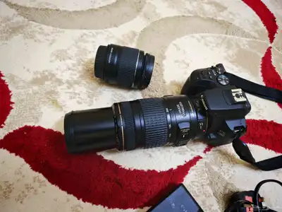 كاميرا كانون 250D 3
