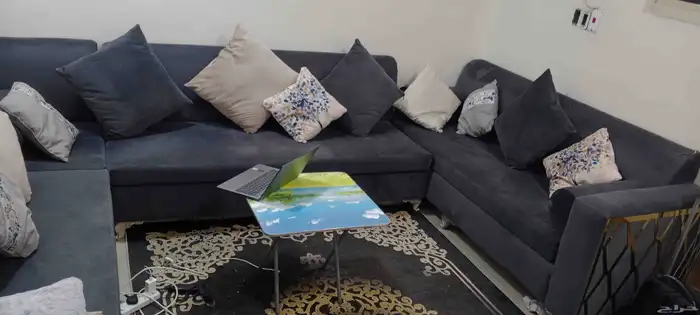 طقم كنب مكون من 4 قطع كنب كبيرة و زاوية صغيرة 3