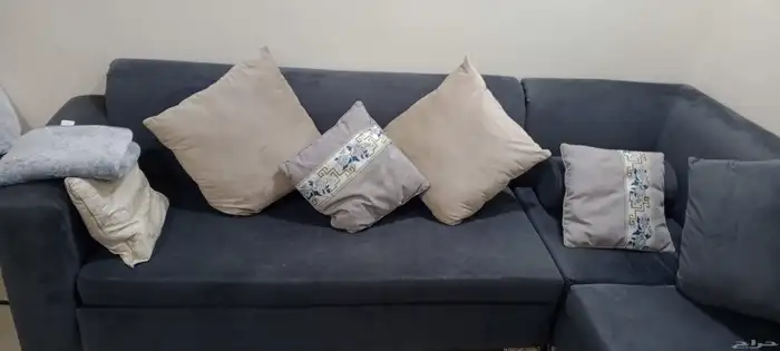 طقم كنب مكون من 4 قطع كنب كبيرة و زاوية صغيرة 2