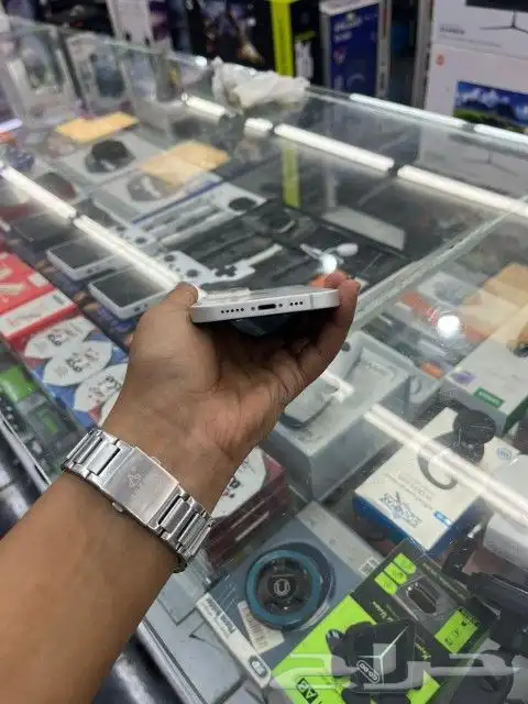 آيفون 13 عادي 3