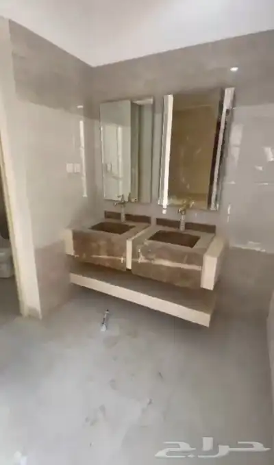 فيلا للبيع بالخرج حي الدانه 5