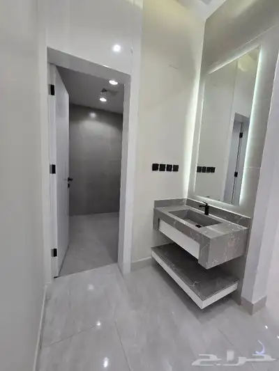 للبيع أدوار ارضيه وسيعهVIP حوش ومدخل سياره 6غرف أبها المحالة 20