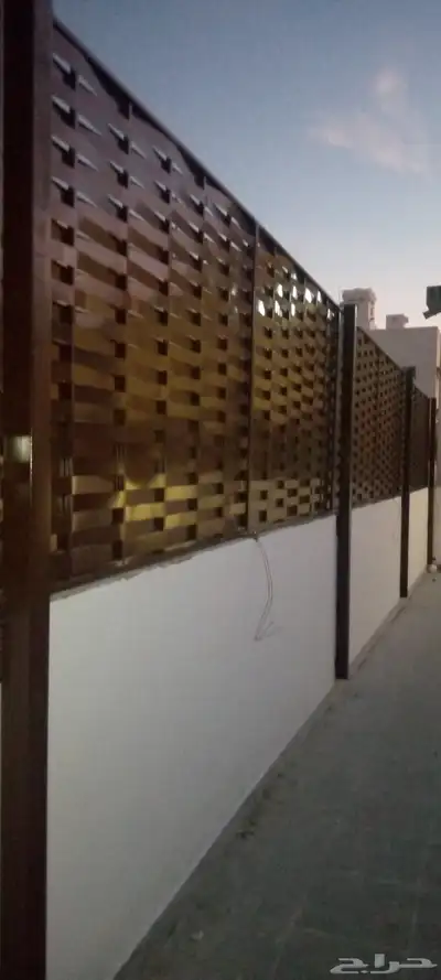 مظلات سيارات سواتر حديد سندويش بنل 2