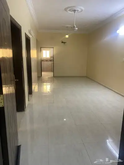 شقة اربع غرف صاله مطبخ راكب حمامين للايجار عوائل 7