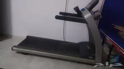سير جري امريكي treadmill T5 من شركة Life fittness 0