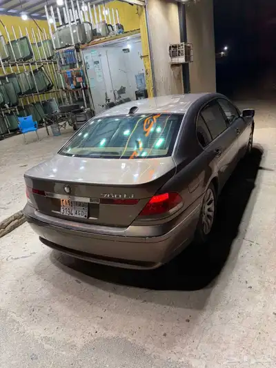 BMW 760Li. 2004 نضيف جدا فيه بعد الملاحظات من الوقوف ماش 3
