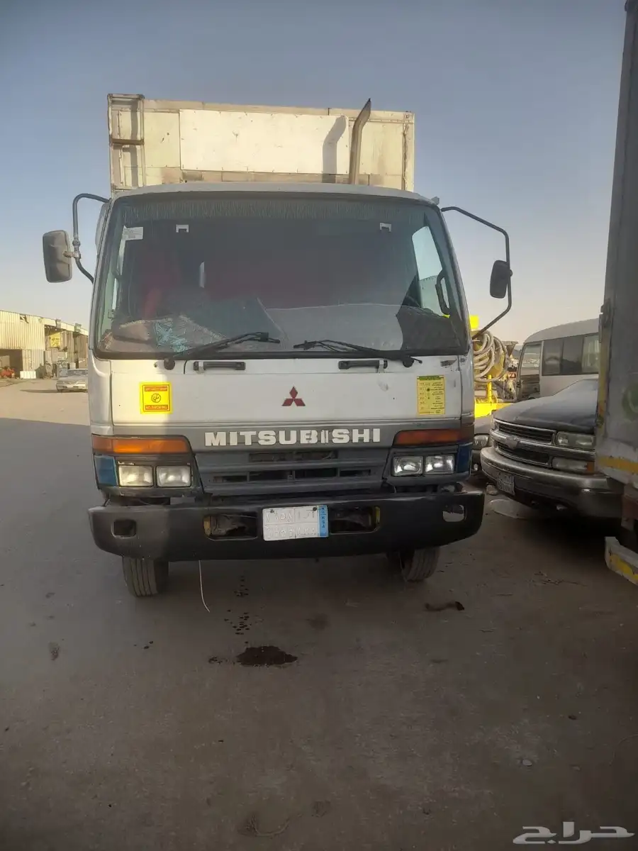 لوري ميتسوبيشي 2008 1