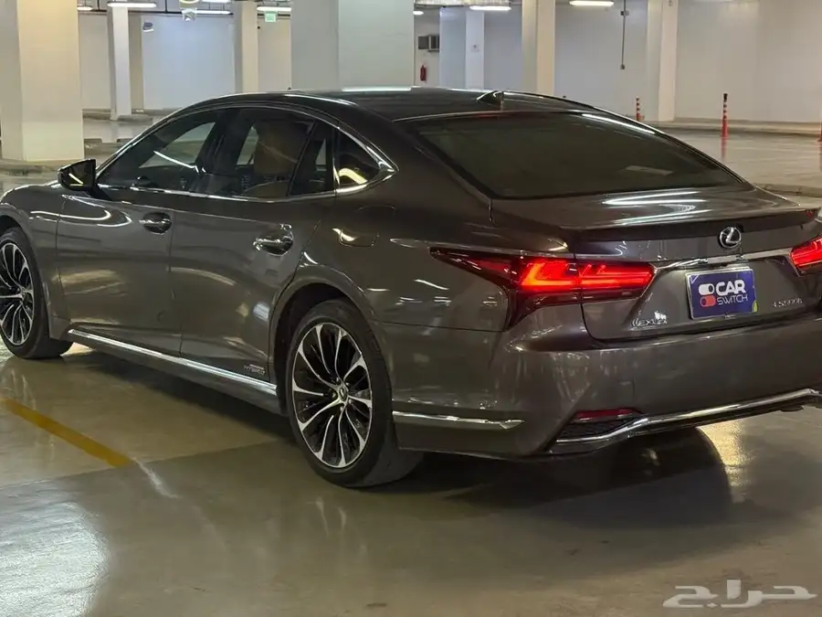 لكزس LS500H 2022 0