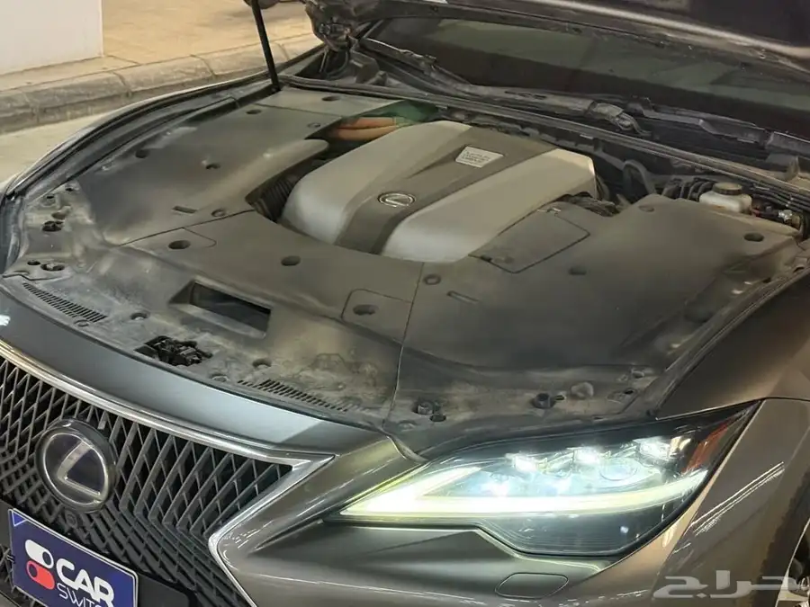 لكزس LS500H 2022 29
