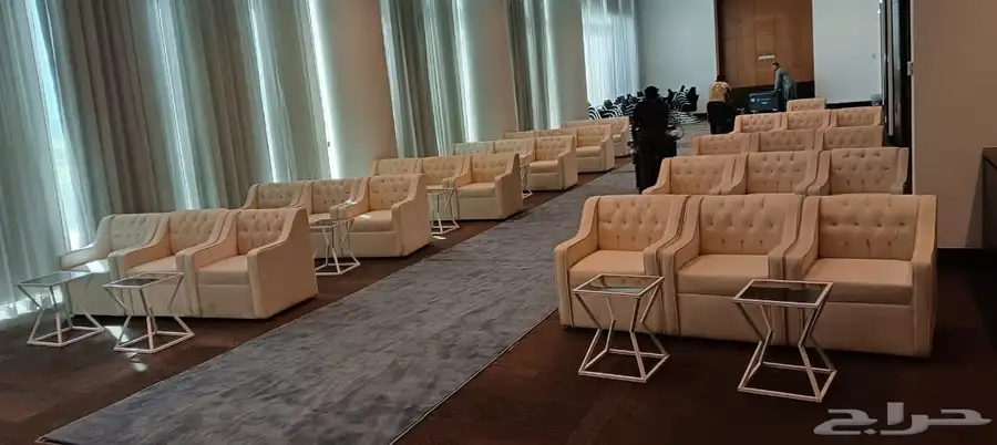 تاجير كنب مخمل كنب ثلاثي سفره كراسي طاولات وقود لمبات خيام 0