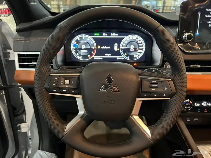 ميتسوبيشي اوتلاندر بريميوم 2025 5