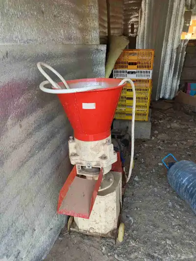 مكبس اعلاف 1