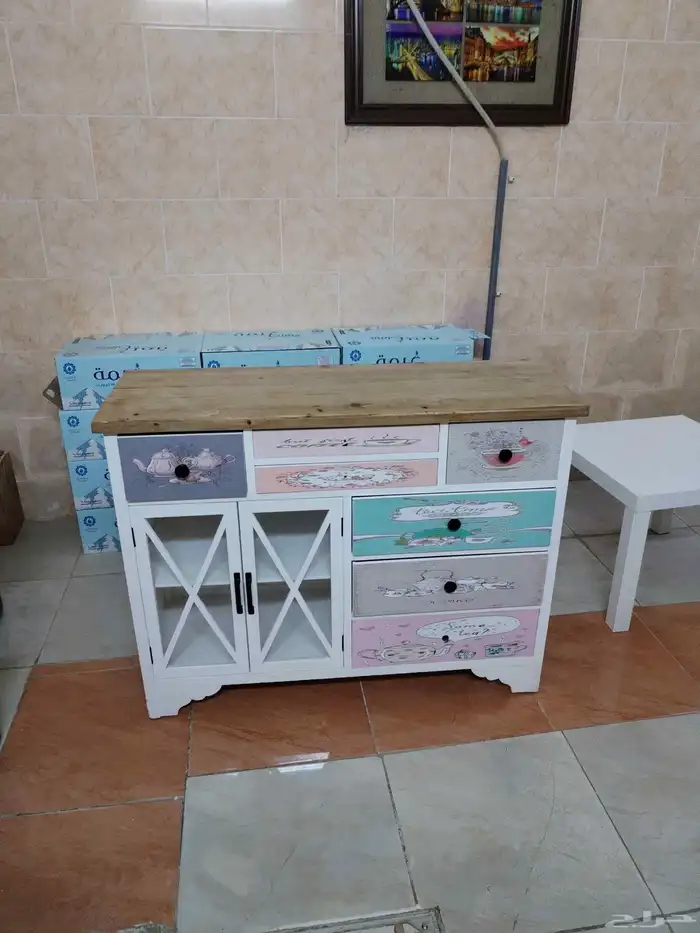دولاب اغراض مع طاوله صغيره 1
