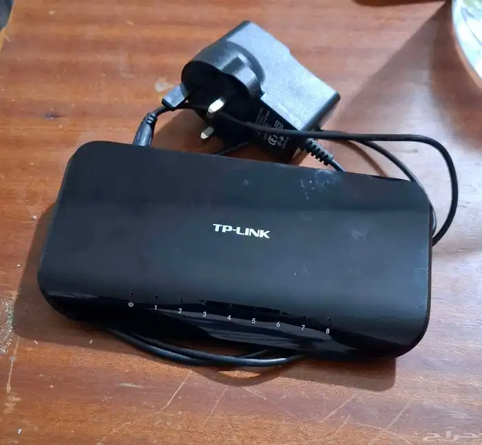 قسام انترنت سوتش TP-Link أغراضه كامله بدون الكرتون فقط 1