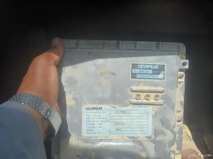 كمبيوتر بوكلين كتربلر حجم 320 DL 4