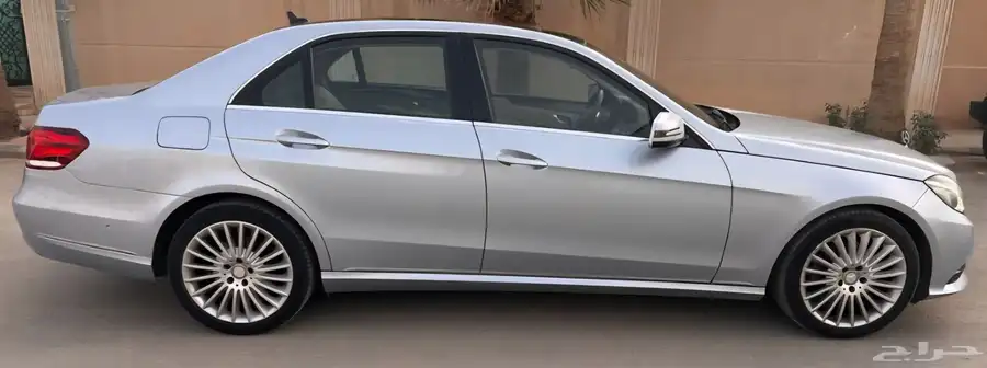 للبيع مرسيدس E300 لون مميز وجميل جدا 2