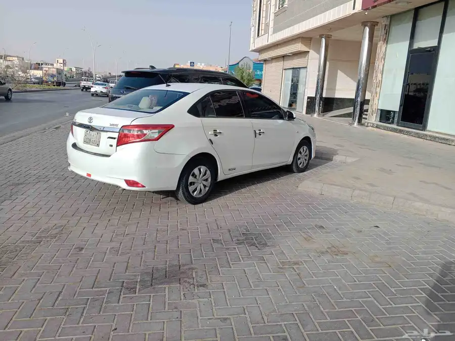 تويوتا يارس 2016 2