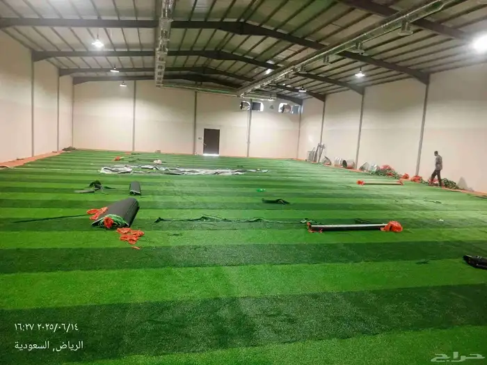 فني تركيب ملاعب كوره قدم وبادل 1