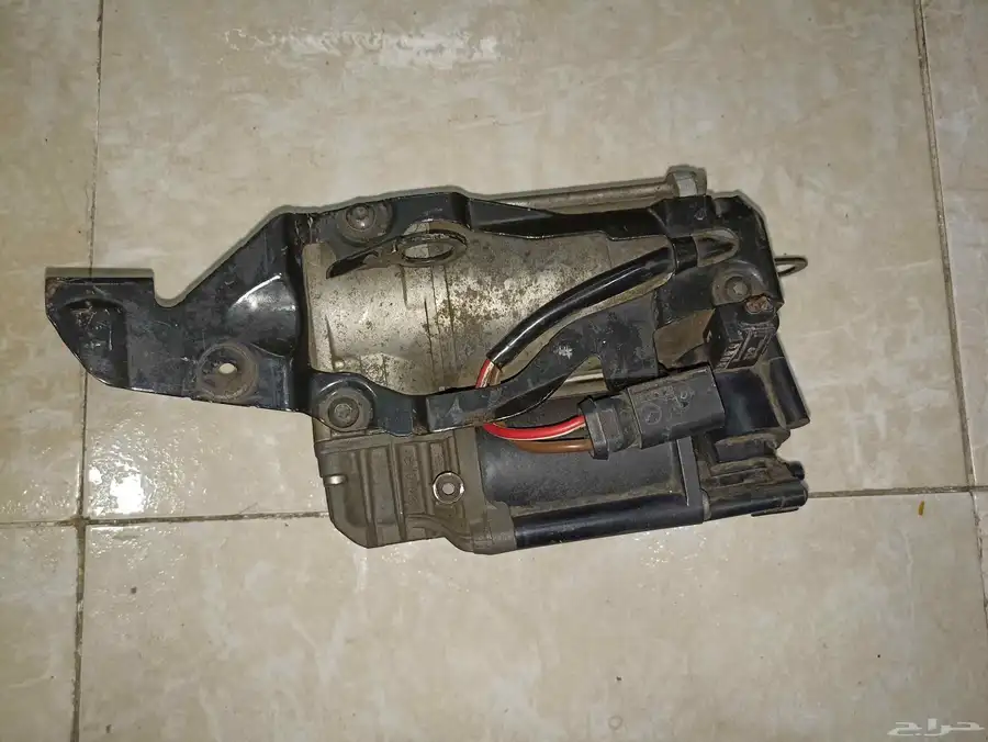 قطع غيار مرسيدس بنز اصليه مستعمله للبيع 24