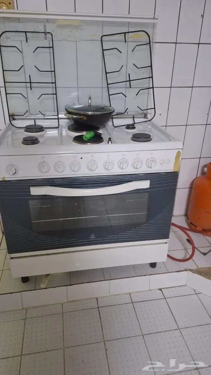 اثاث بيت دواليب وفرن وكنب 0
