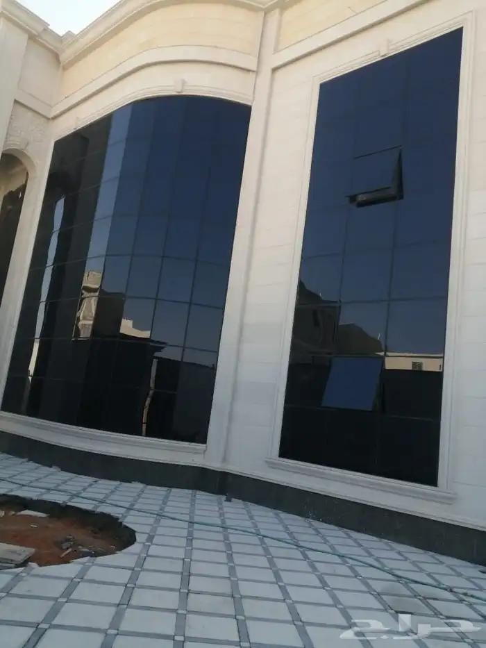 مندوب لدى مصنع المونيوم 3