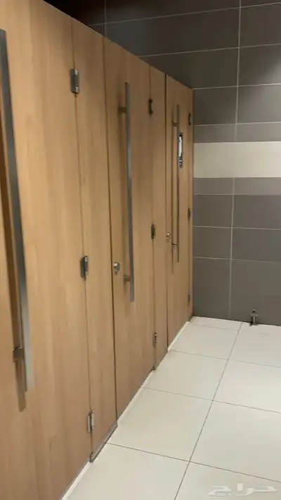 قواطع حمامات الفينوليك 6