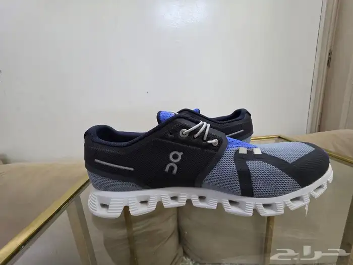 شوز sohes on running رجالي اون رننق اصلي مقاس 43 1