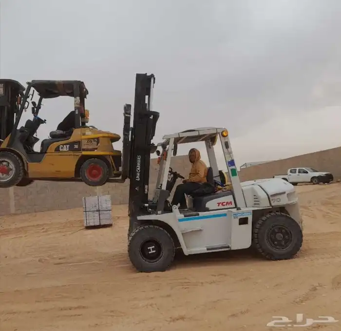 تاجير رافعات شوكيه كافة المقاسات 3
