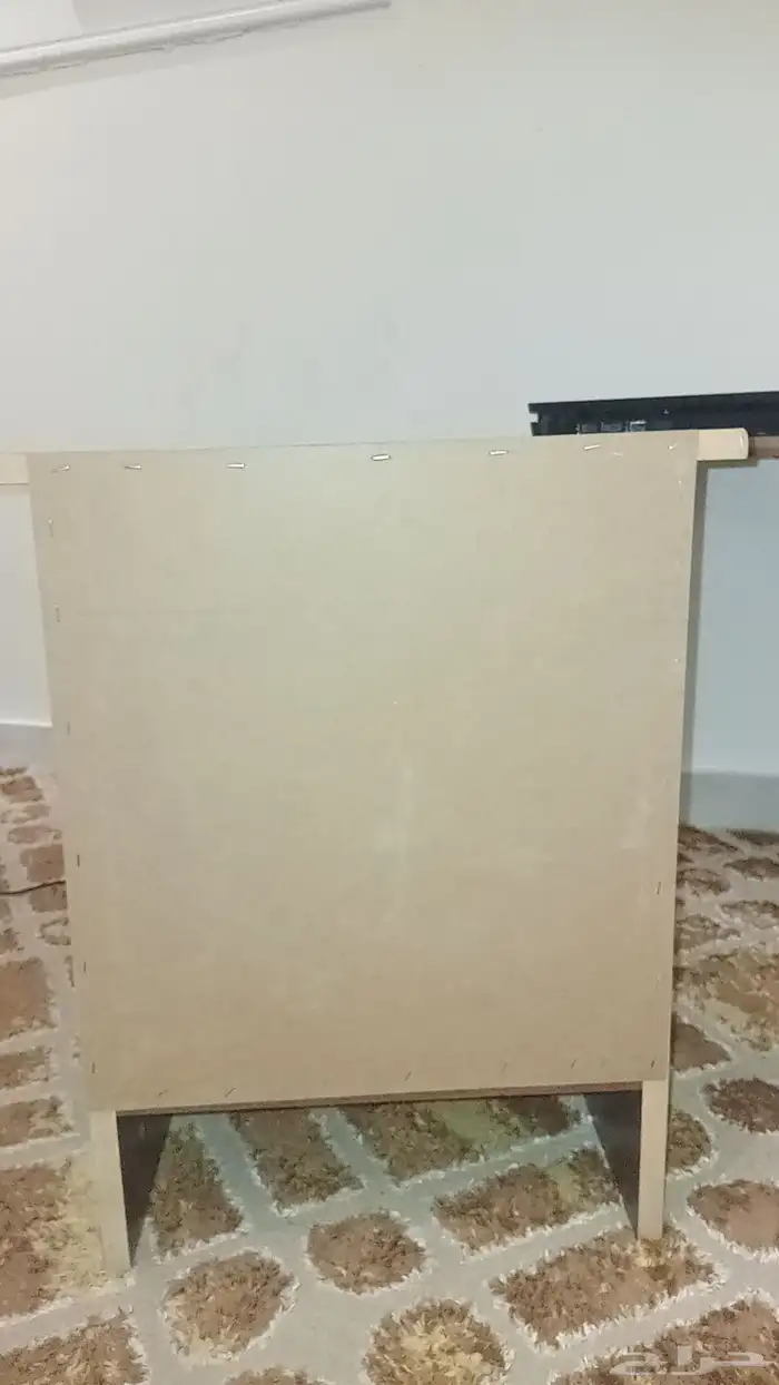 طاولة اغراض نضيفه وجديده استخدام قليل جدا 2