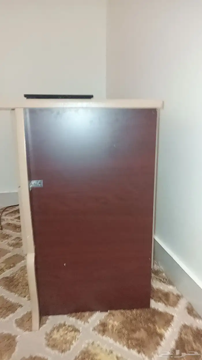 طاولة اغراض نضيفه وجديده استخدام قليل جدا 1