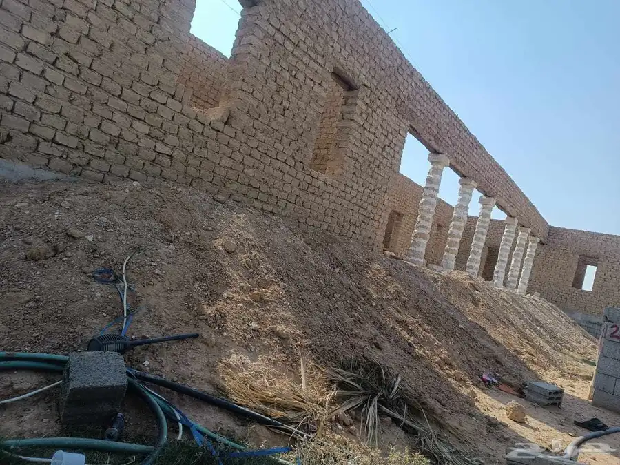 يوجد لدينا خشب اثل ونشتغل بيوت الطين وتركيب الشبوك المجلفنه 3