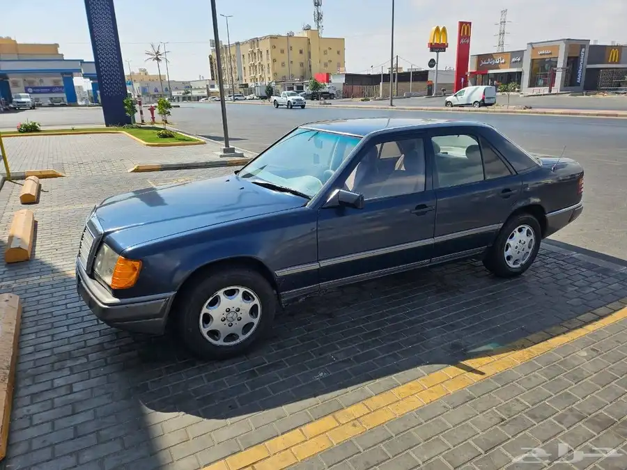 مرسيدس فرخة E220 موديل 1989 4