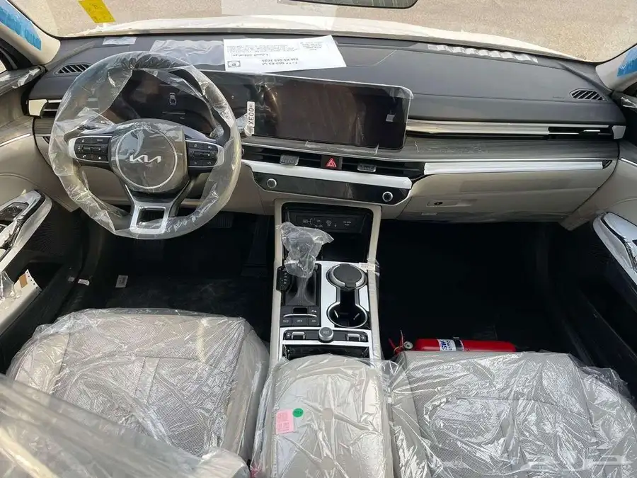 كيا k5 gls 2025 8