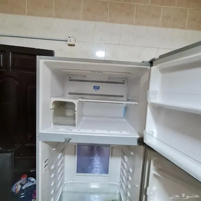 ثلاجة .تم تنزيل السعر لسرعة البيع 4