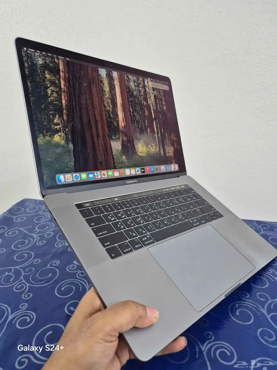 Apple MacBook Pro A1990 (15   2018) Core i9 0